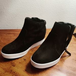 Serra Black Wedge Sneakers